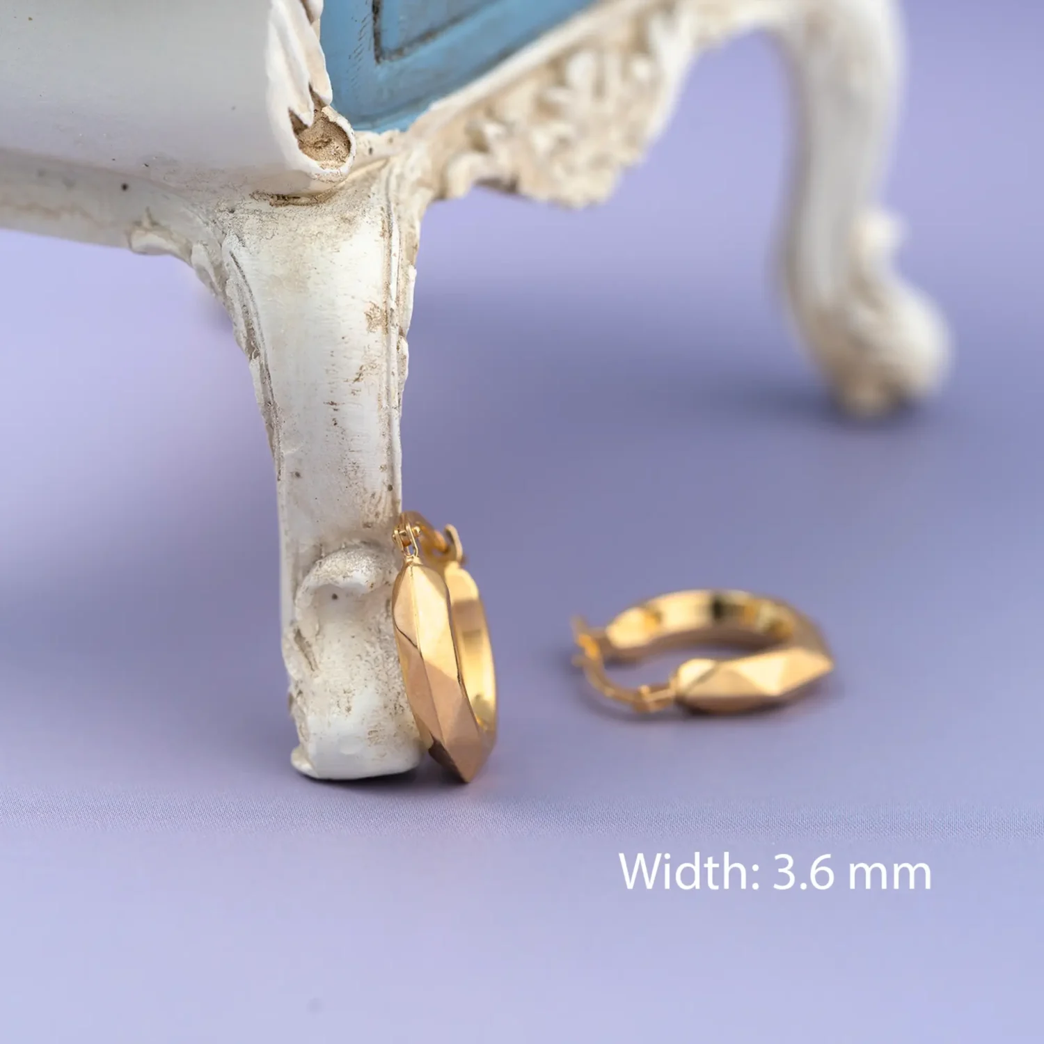 Geometric Hoop Earrings 16 and 20mm 10K Gold - Image 4