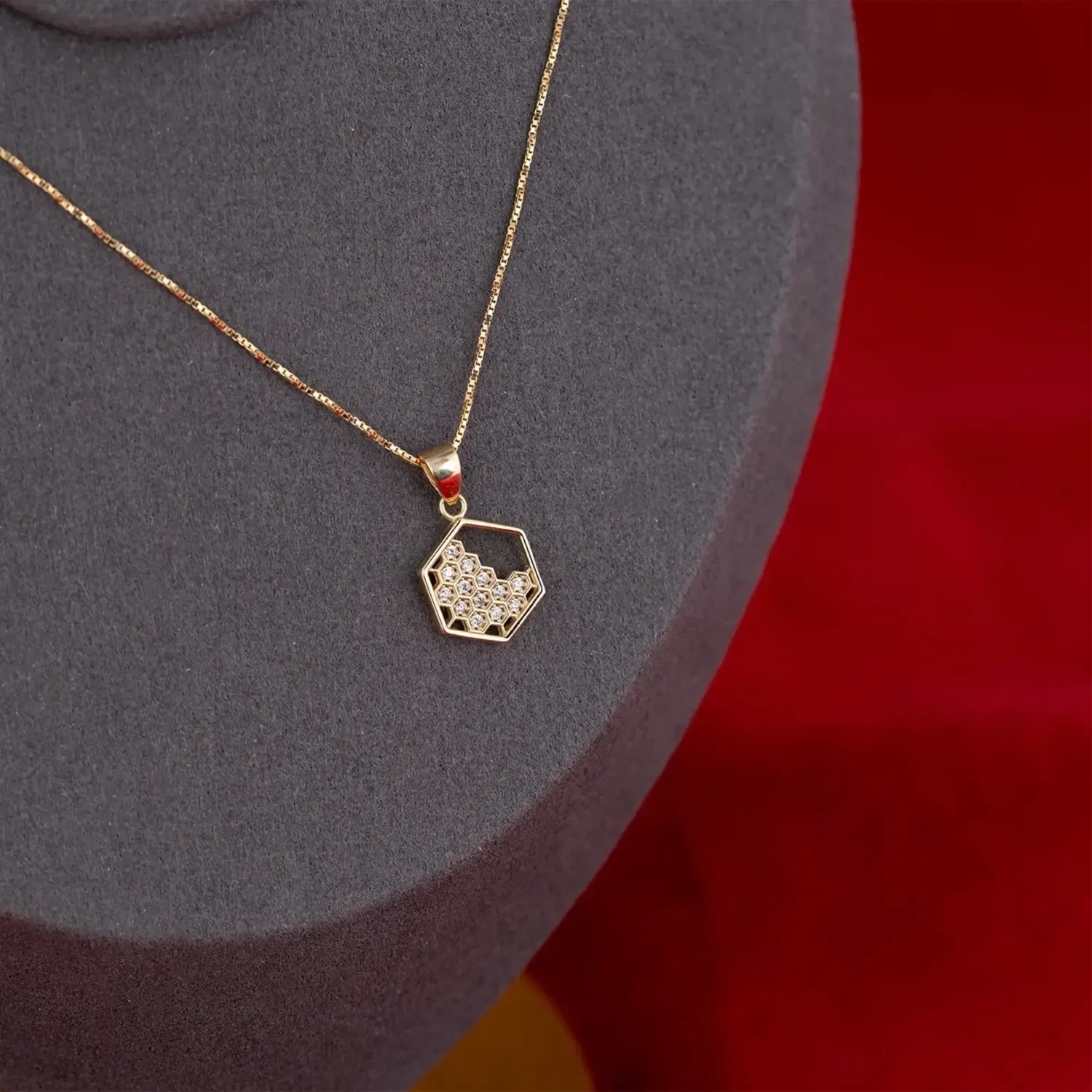 Honeycomb Necklace 12x11mm 10K Gold - Image 2