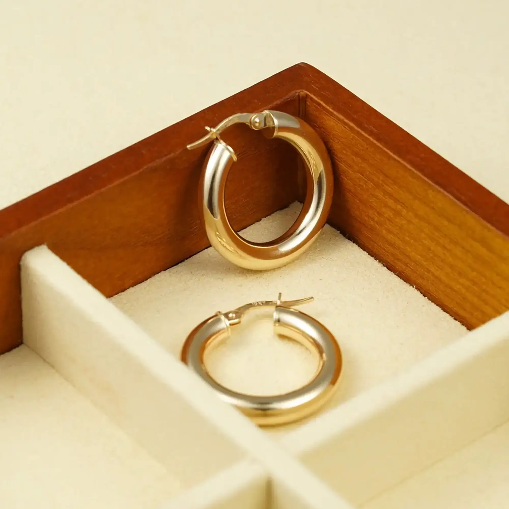 Hoop Earrings 4mm 10K Gold 14N Hoop Earrings 4mm 10K Gold - Image 1