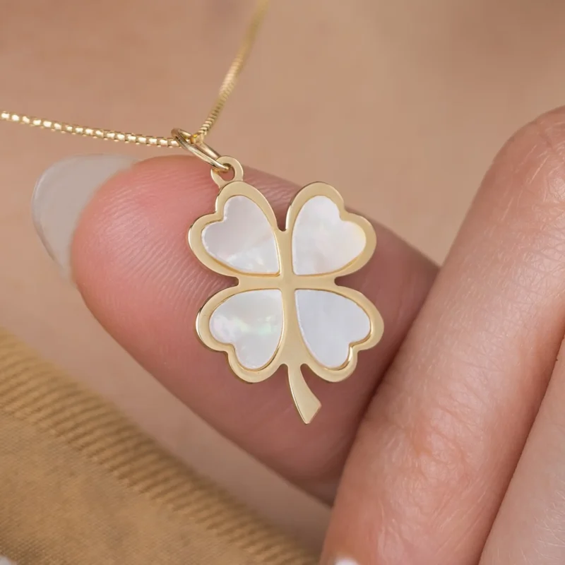 Pearl Clover Necklace 20x17mm 10K Gold 24