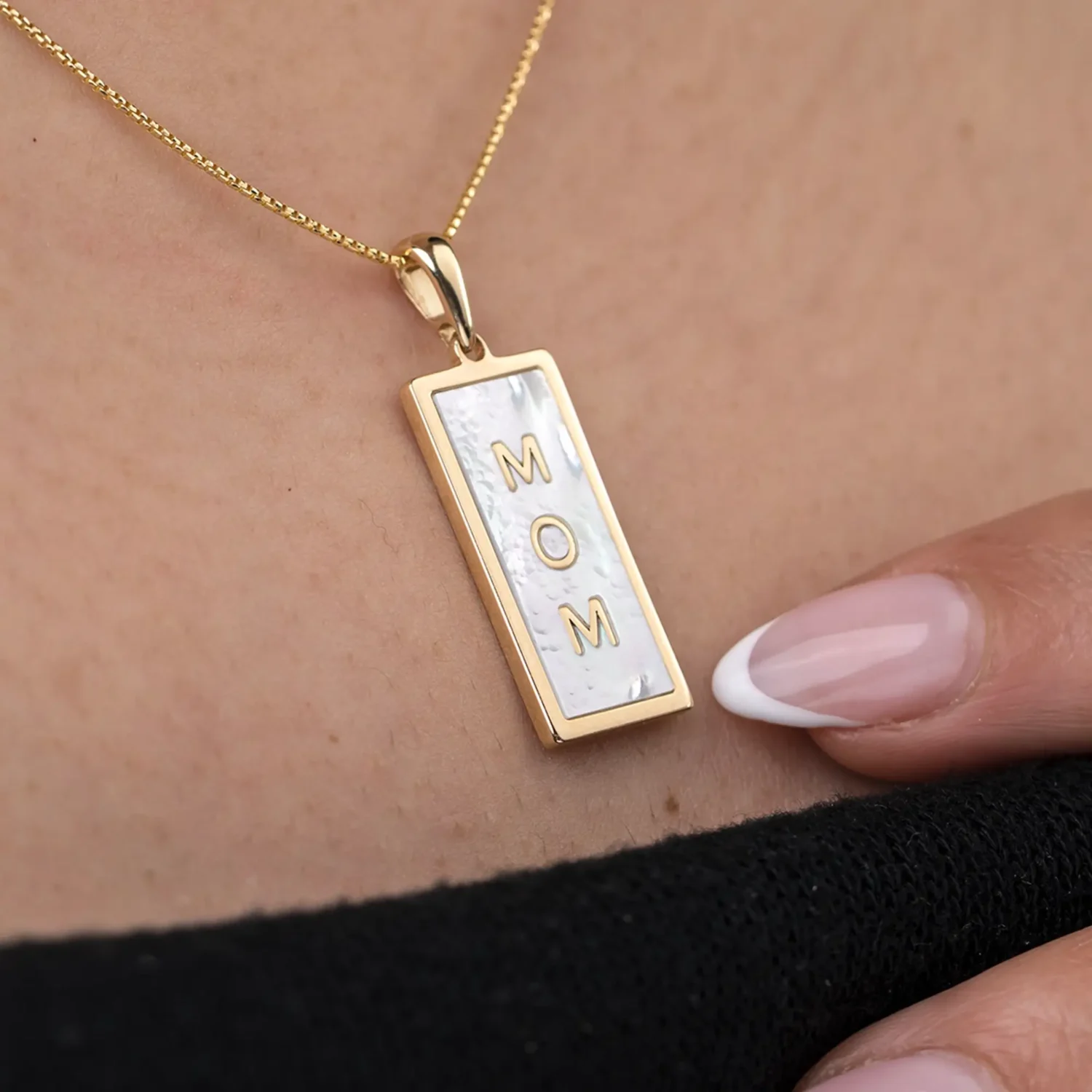 Mama Necklace 24x11mm 14K Gold