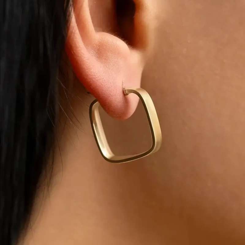 Square Hoop Earrings 20x20mm 10K Gold 9N