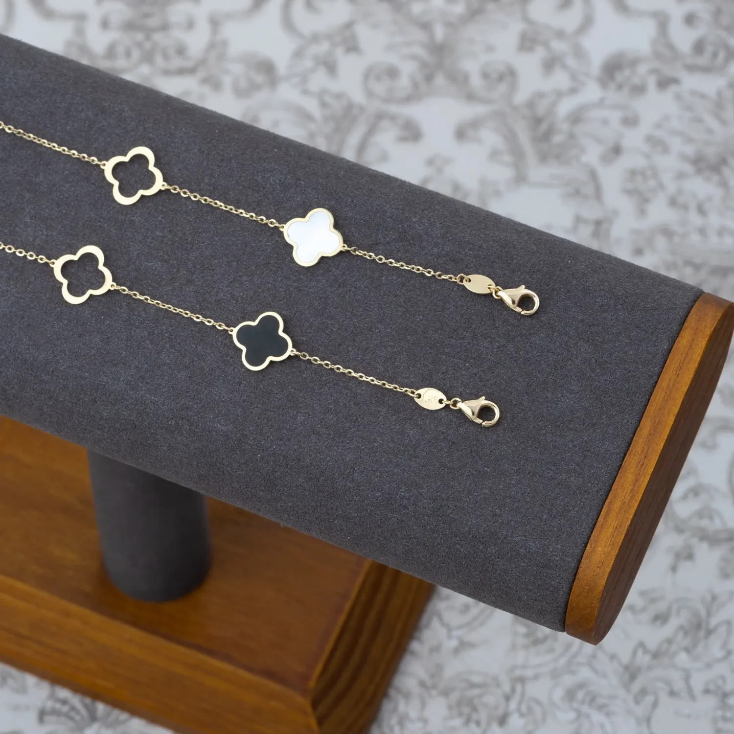 Black Clover Bracelet 10mm 10K Gold - Image 5