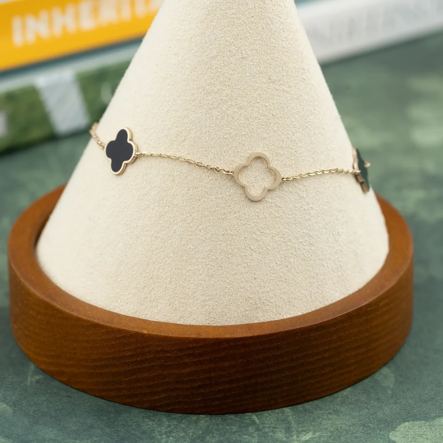 Black Clover Bracelet 10mm 10K Gold - Image 6